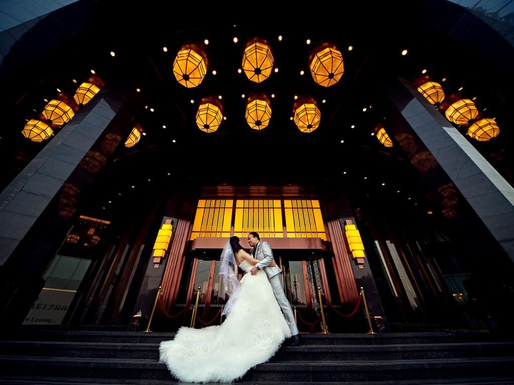 Optics Valley Kingdom Plaza Wuhan Exteriör bild
